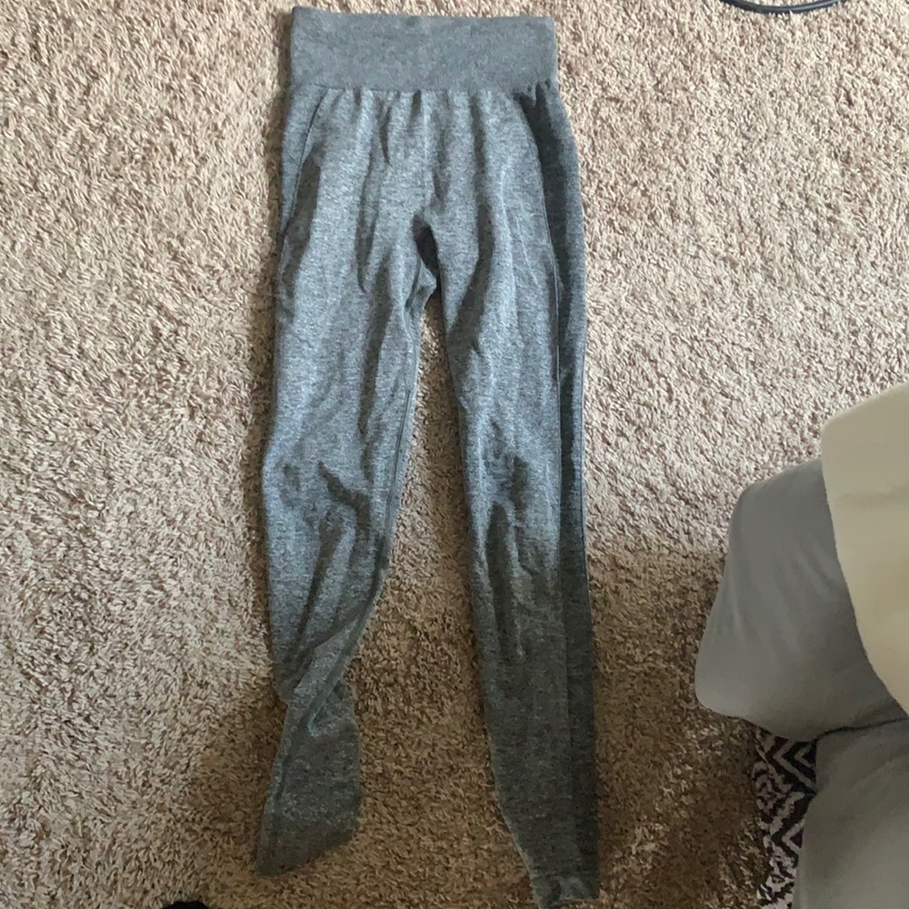 Gym shark leggings